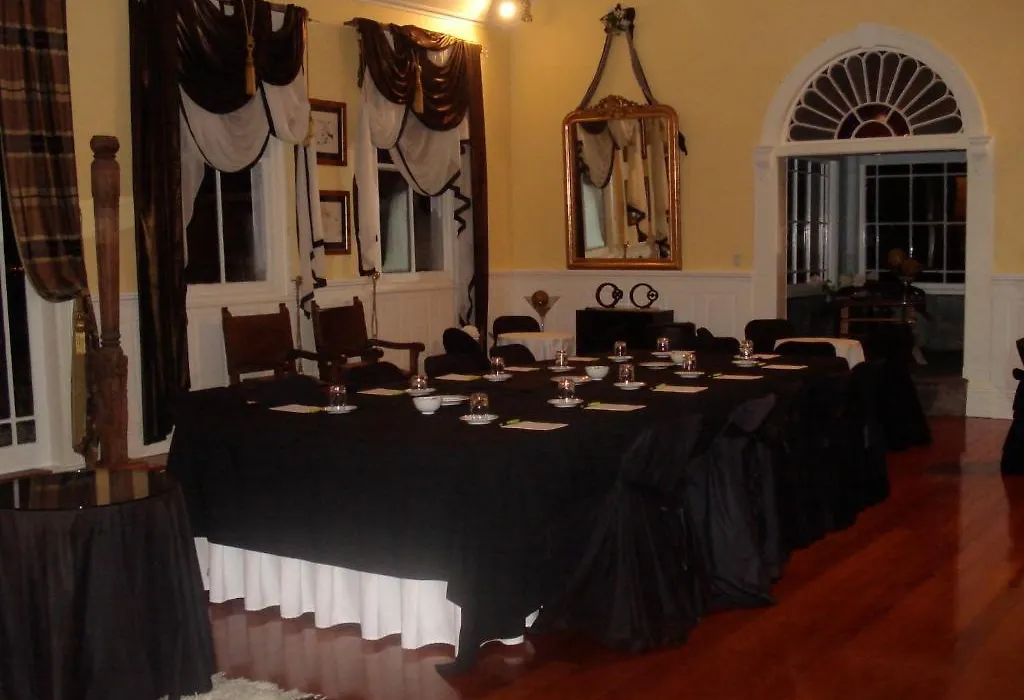 Cotter House Luxury Retreat-1